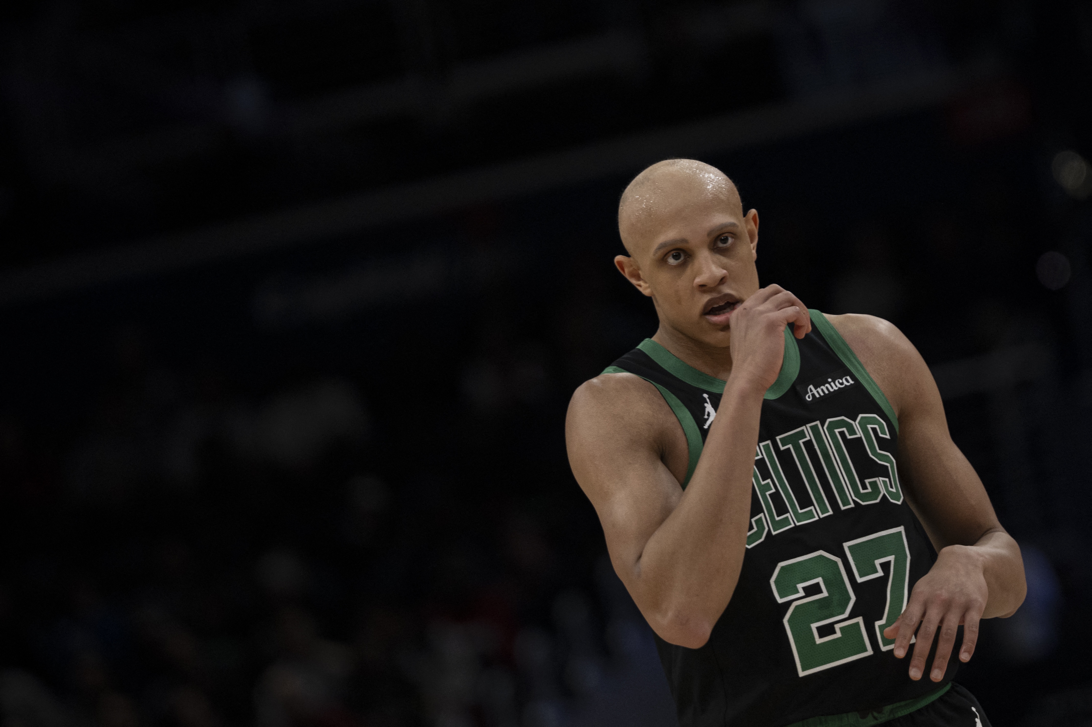 杰伦·布朗:我知道沃尔什有潜力 我经常与他沟通 鼓励他